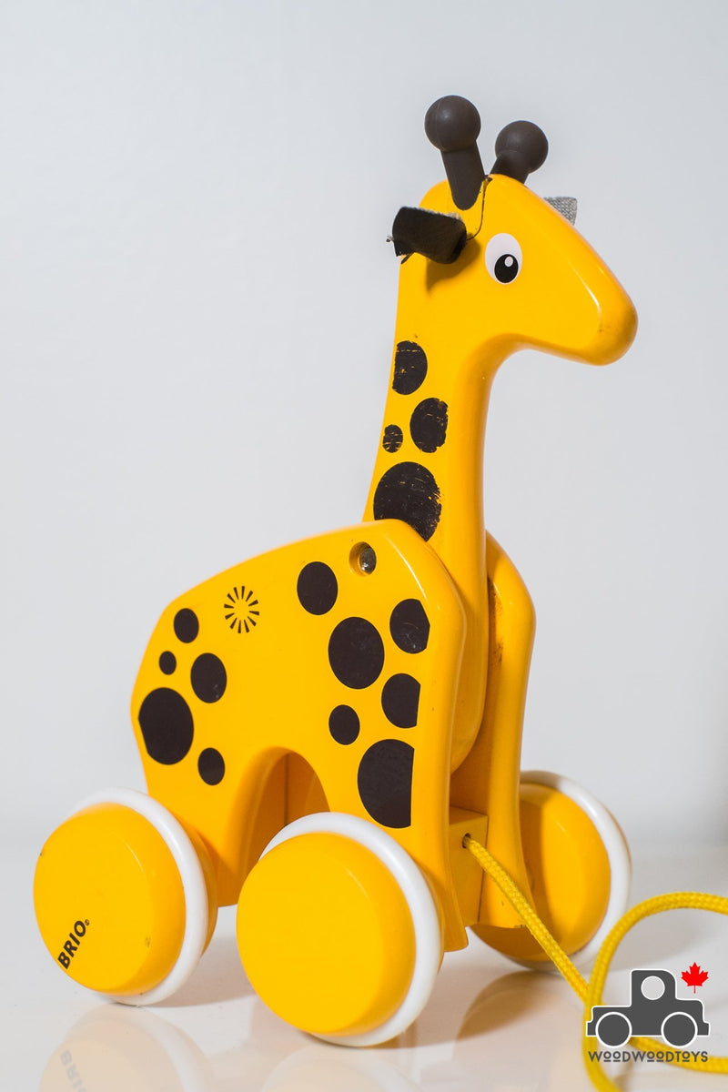 brio pull along giraffe