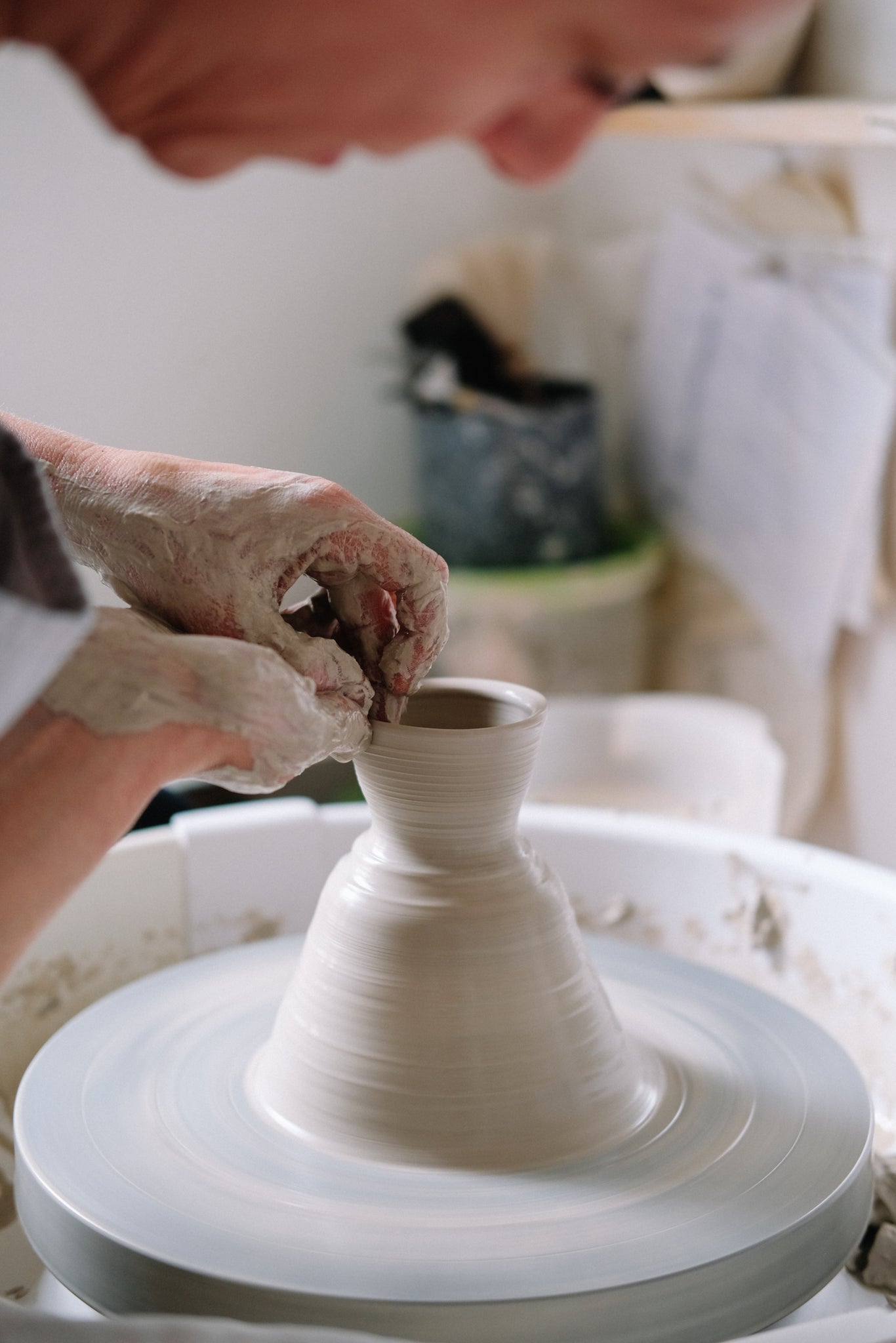 Rencontre et interview de la céramiste Charlotte Lascève sur Brutal Ceramics