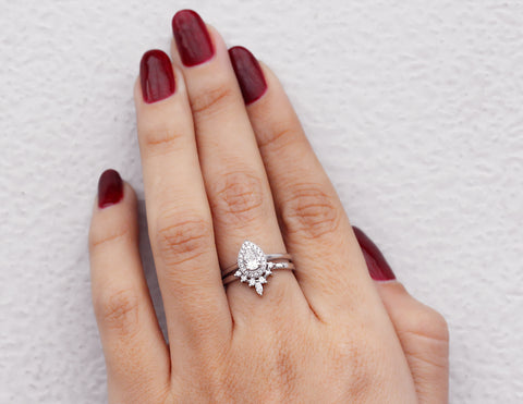 pear diamond engagement rings set 