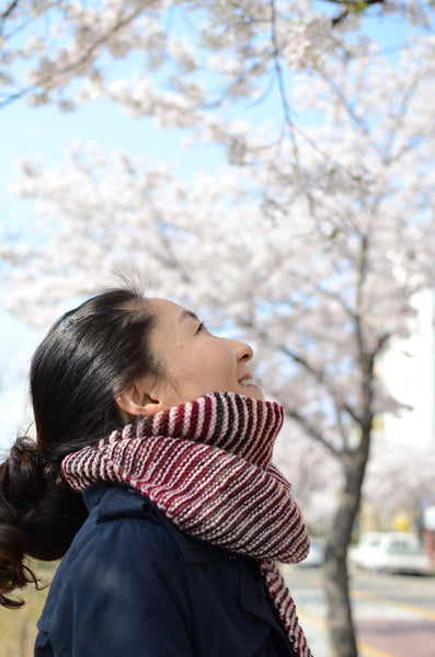 easy and simple scarf in garter stitch by Atelier de Soyun