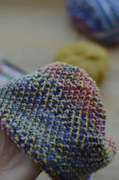 unusual, different, reversible knitting stitch pattern for beginners