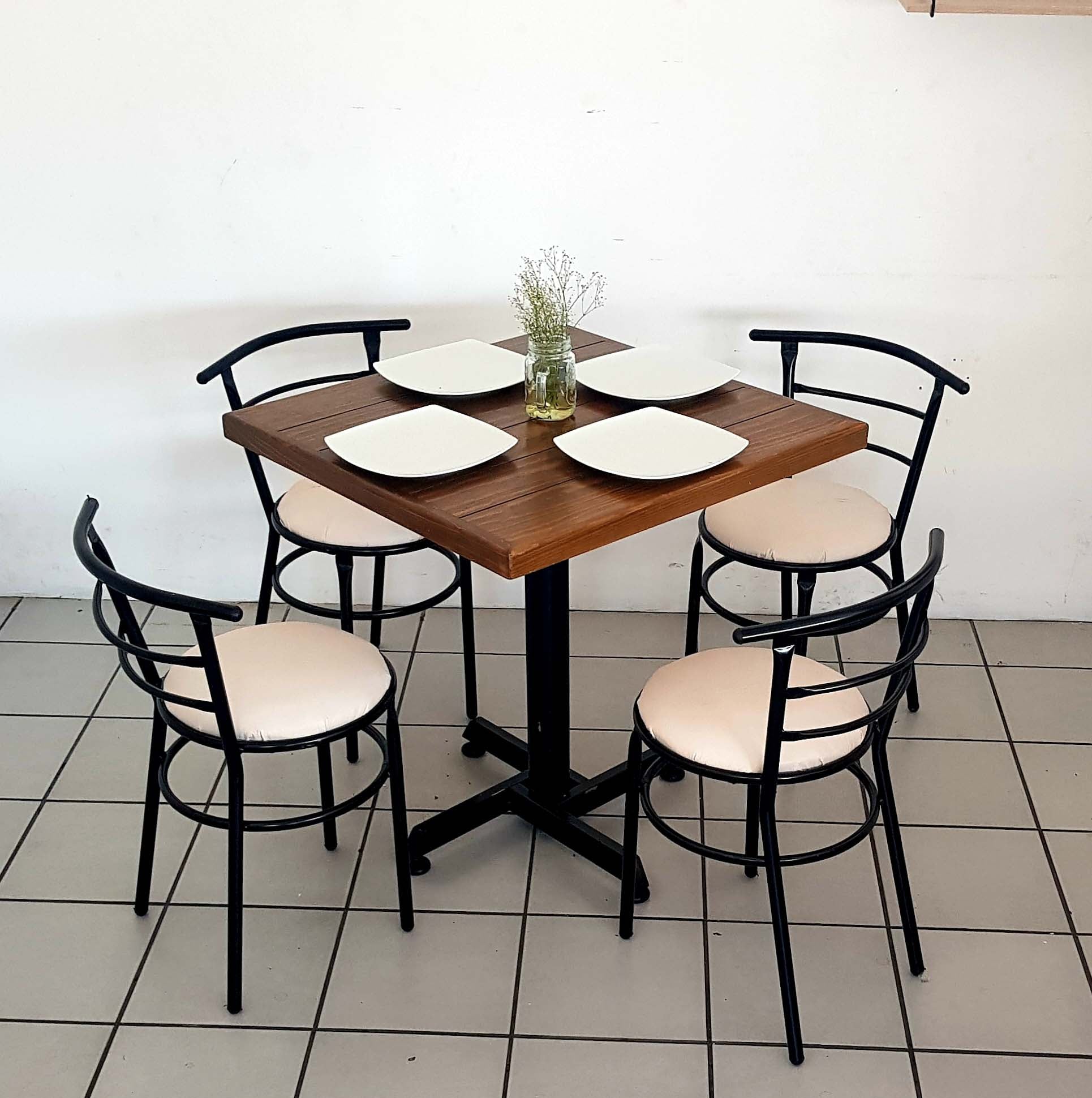 Disipar Susceptibles a Oeste Mesa para Restaurante Vintage con 4 sillas Chabely