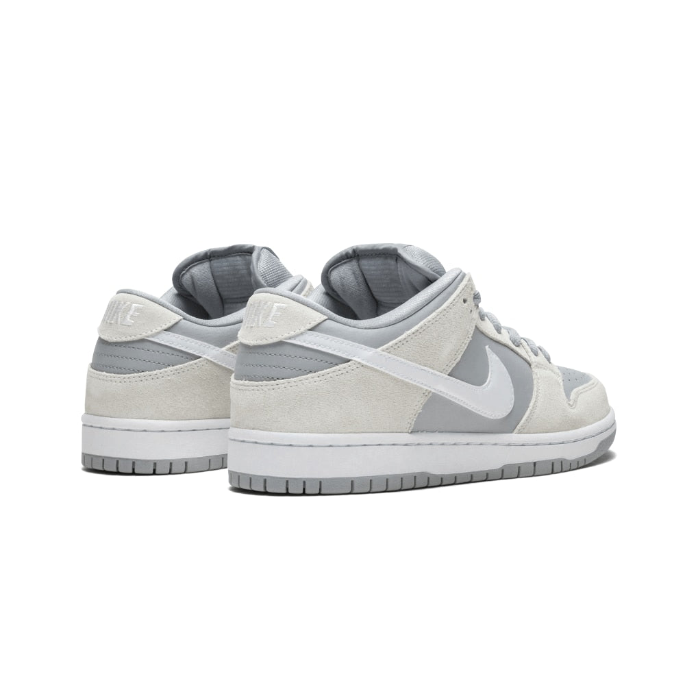 white nike sb dunk low