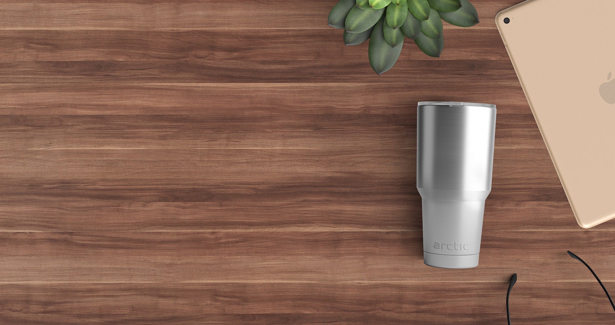 Stainless Steel Arctic Tumbler on wooden table