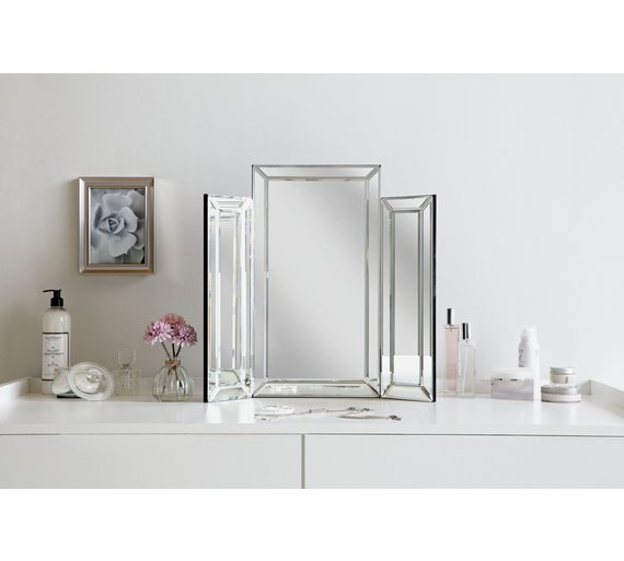 triple table mirror