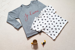 sweat 'je t'aime' et tee-shirt coeurs gris