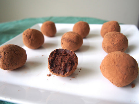chocolate-avocado-truffles