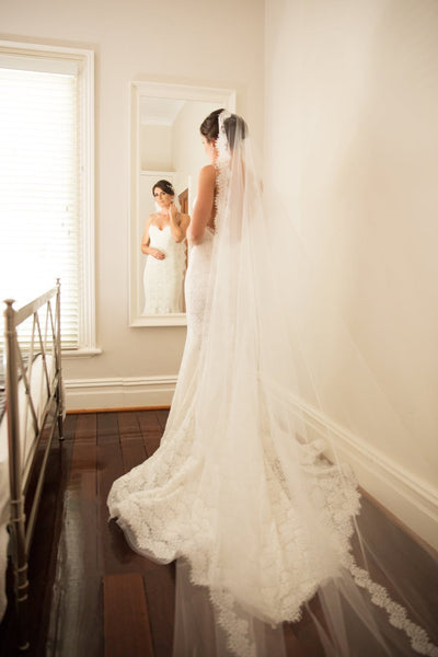 veil with lace dress