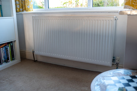 how to clean white radiators - how to remove radiator from the wall - cleaning behind a radiator