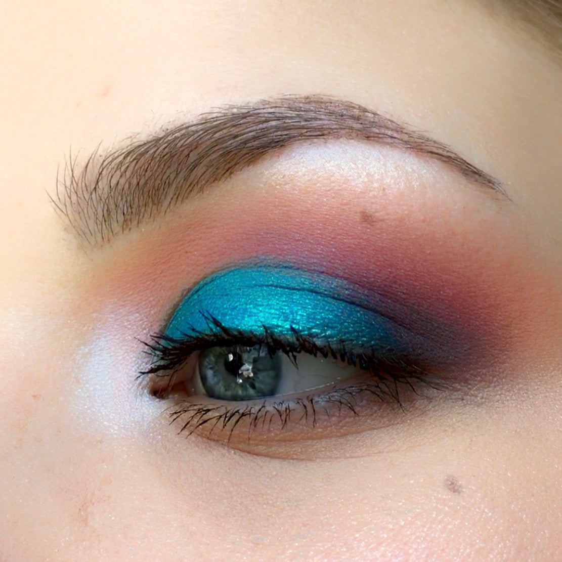 blue pigment eyeshadow