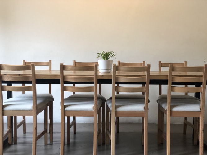 The Ultimate Guide to Choosing a Dining Room Set: Everything You Need to Know