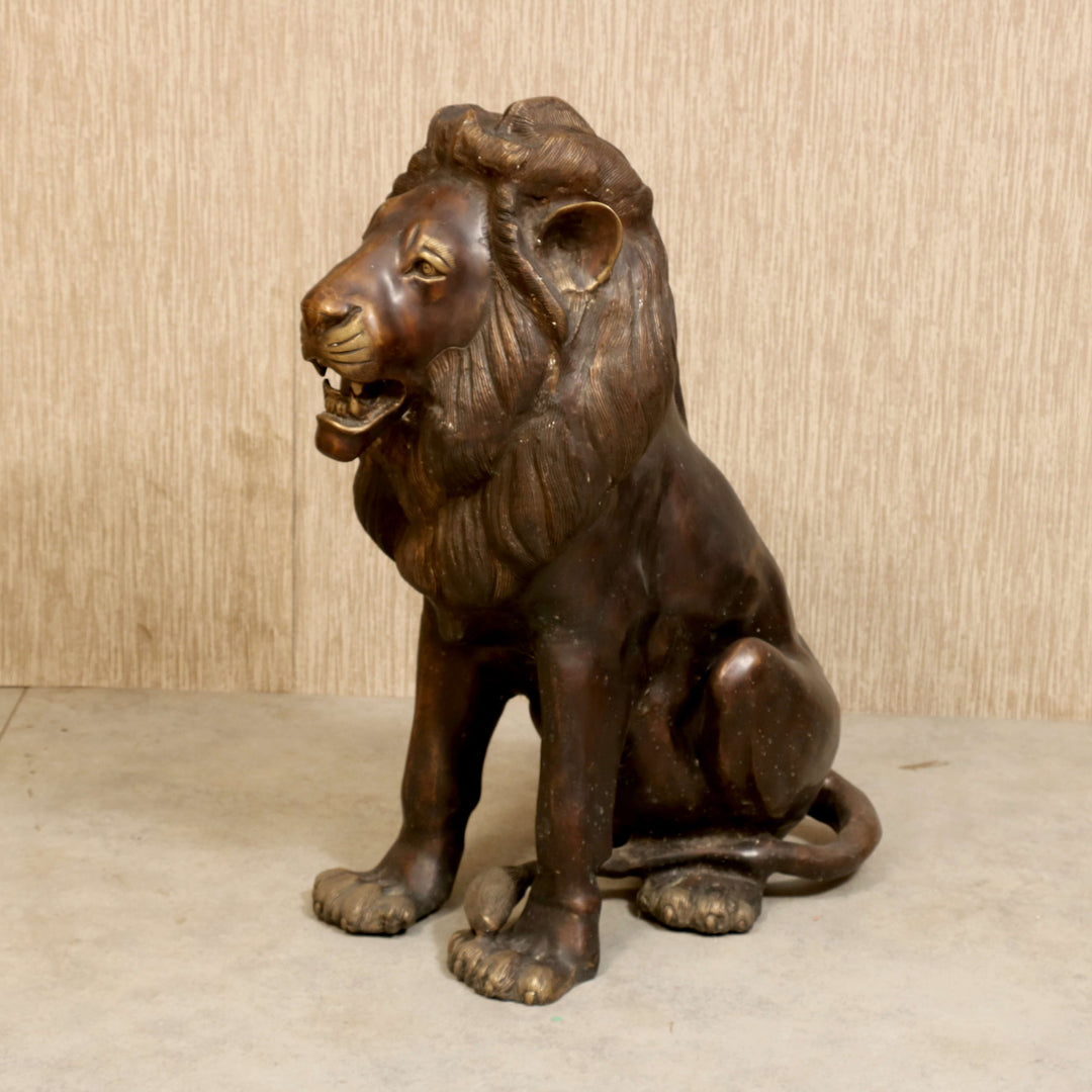 真人大小的铜狮子动物雕像
