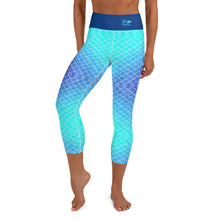 Load image into Gallery viewer, Ombre Blues karate-club-feurs Capri Leggings