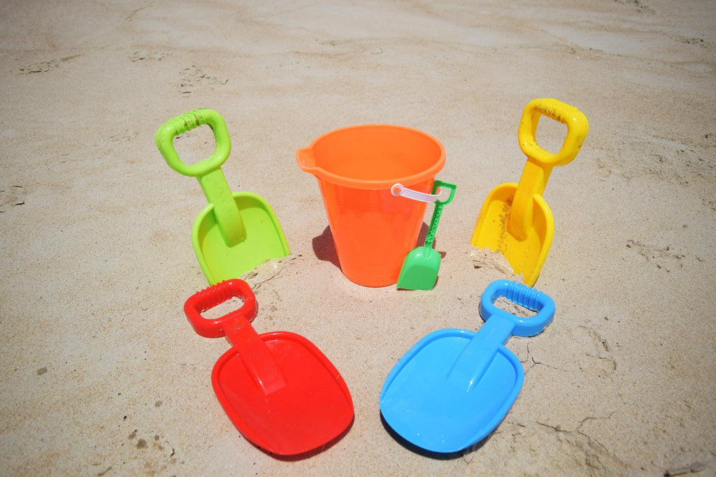 toy shovels in bulk