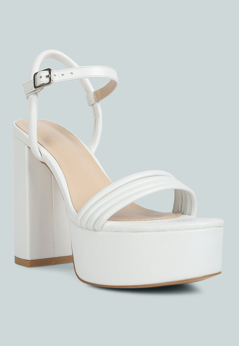 sandalias blancas con plataforma y cuadrado cruella – Rag & Co