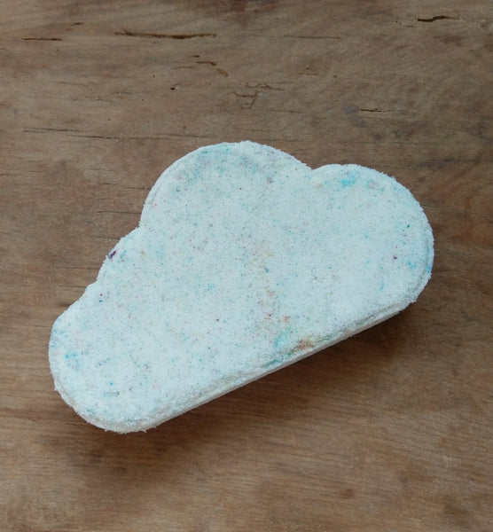 Hidden Rainbow Cloud bath bomb