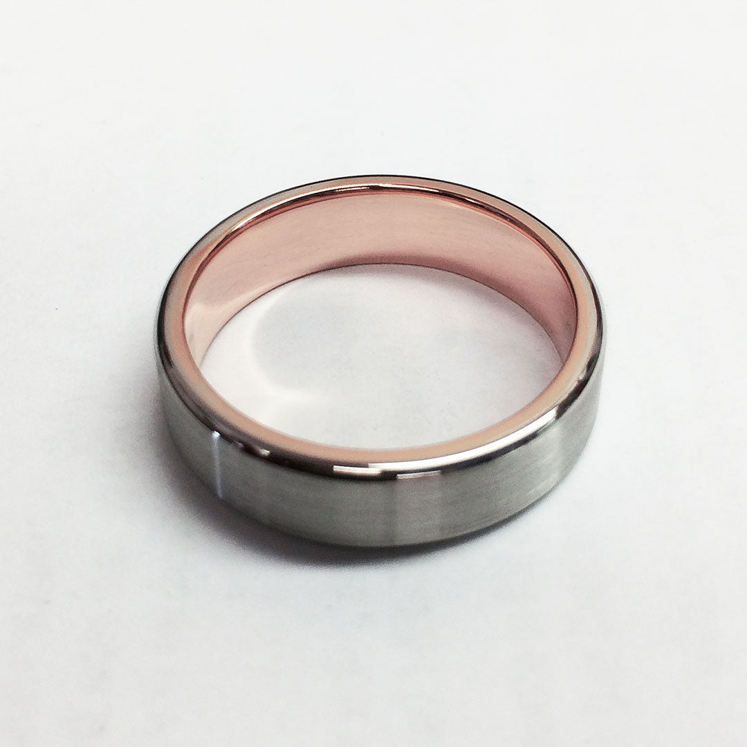 The finished ring with brilliant white gold and rich rose gold.