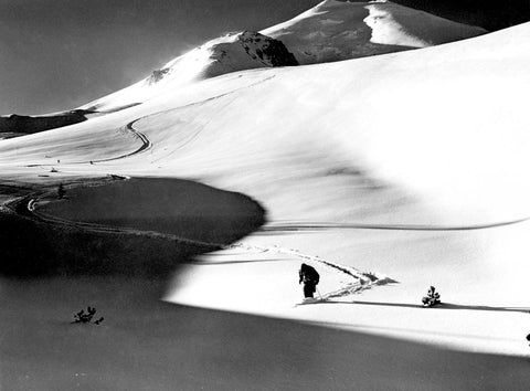 Member of the Longview Ski Club near Mount St. Helens, circa 1949. -- Cowlitz County Historical Museum / #2011.0047.0002.0056