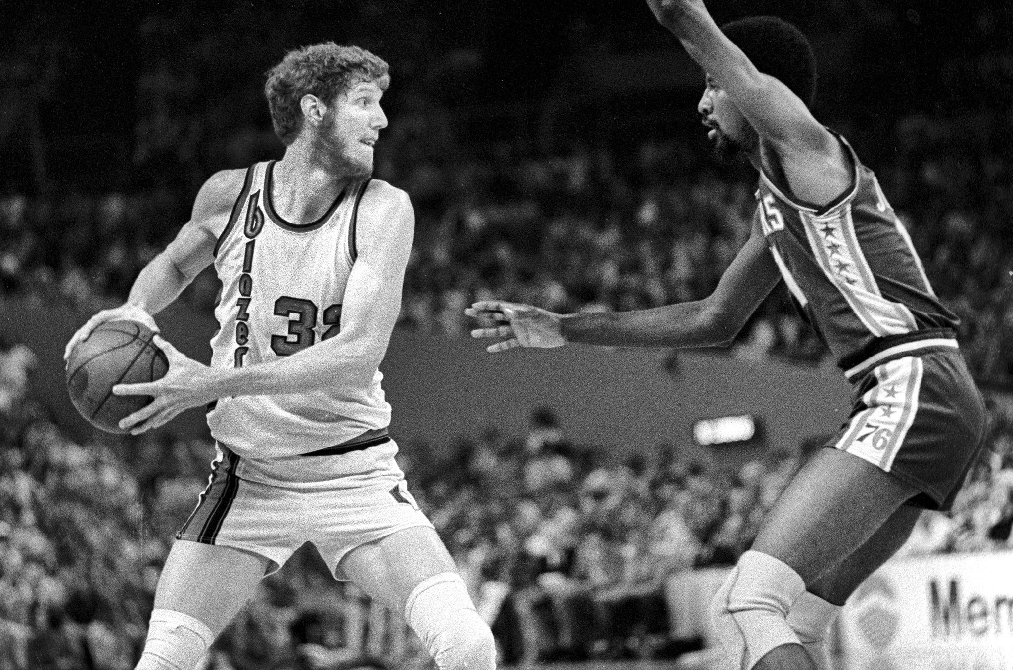 Bill Walton (32) was one of the best passing big men in the NBA. In the 1977 NBA Finals he led the Blazers with 5.2 assists per game. -- MICHAEL LLOYD / THE OREGONIAN/OREGONLIVE