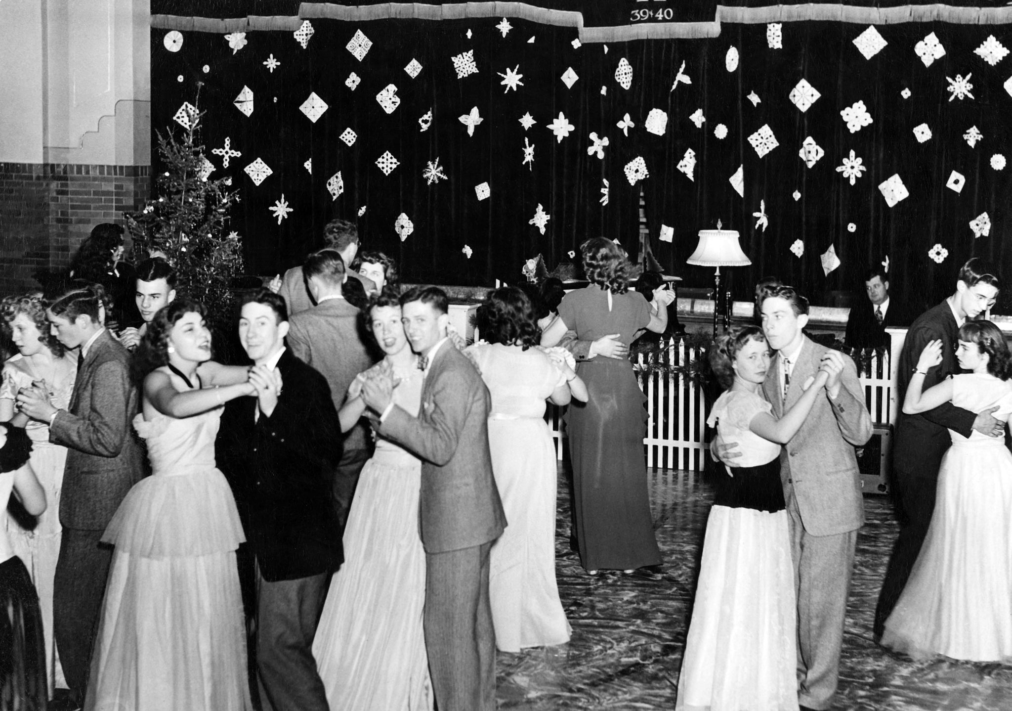 The Argenta Christmas dance, held in the high school gym, December, 1947. -- Priarie River Historical Society