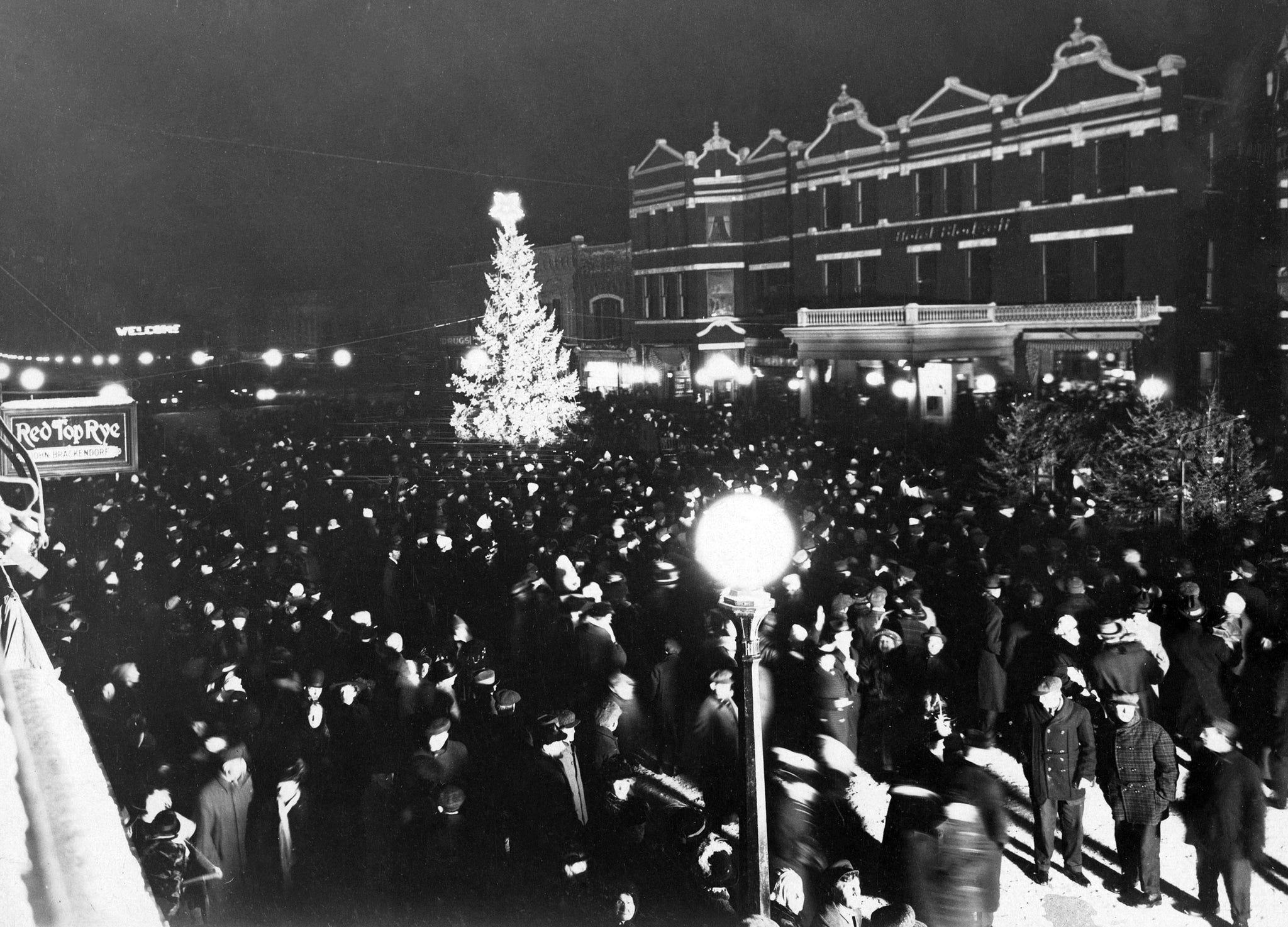 Community celebration draws thousands for lighting of the Eagles’ First Community Christmas Tree, 1915. -- NORTH WOOD COUNTY HISTORICAL SOCIETY / #N108.16-2
