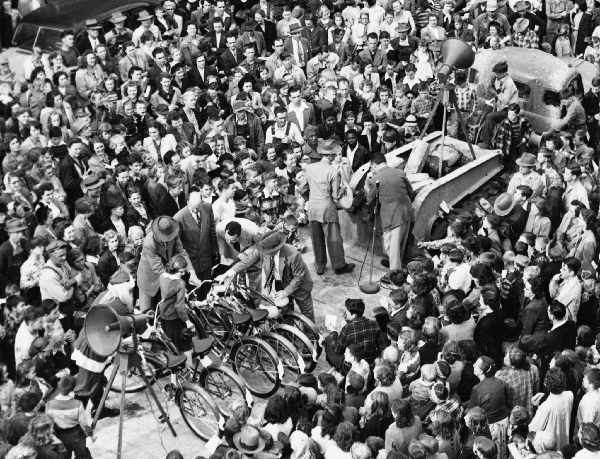 Acme-McCrary bicycle raffle, Asheboro, December 8, 1951. -- Randolph County Public Library