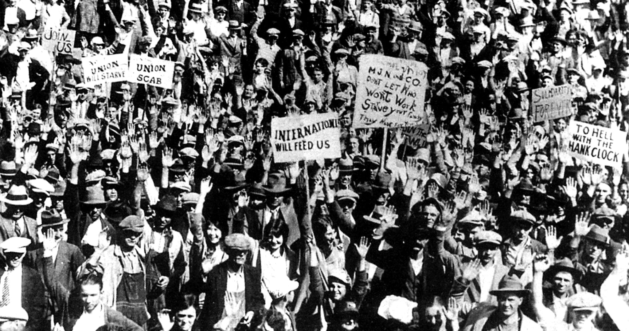 An estimated 1,000 strikers at Loray Mills, Gastonia, 1929. -- Millican Pictorial History Museum