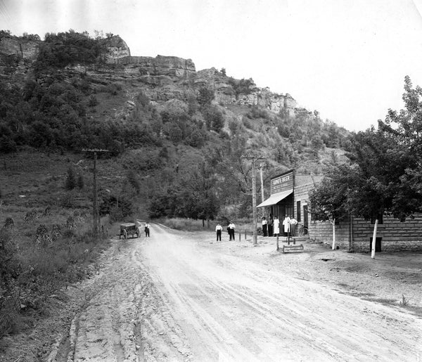 A view of Bluffside Tavern at the east end of Main Street near Grandad Bluff, circa 1915. -- Courtesy La Crosse Public Library and La Crosse County Historical Society / pc007-01-28-002