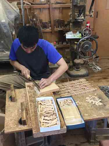 Edo Kumiko cutting of the slats