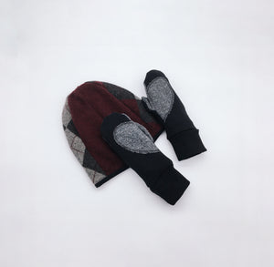 Whistler Hat & Ariel Mittens Set - PV657 & PV658 (Set)