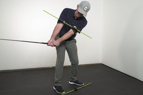 illustration of man using swing align to square up a great golf swing