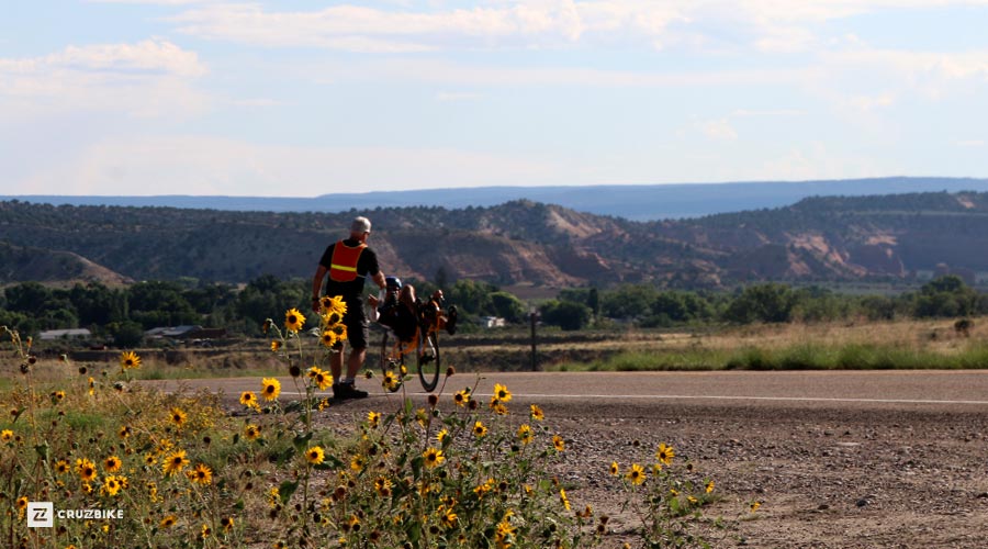 Hoodoo-BT-Parade-Handoff-Flowers