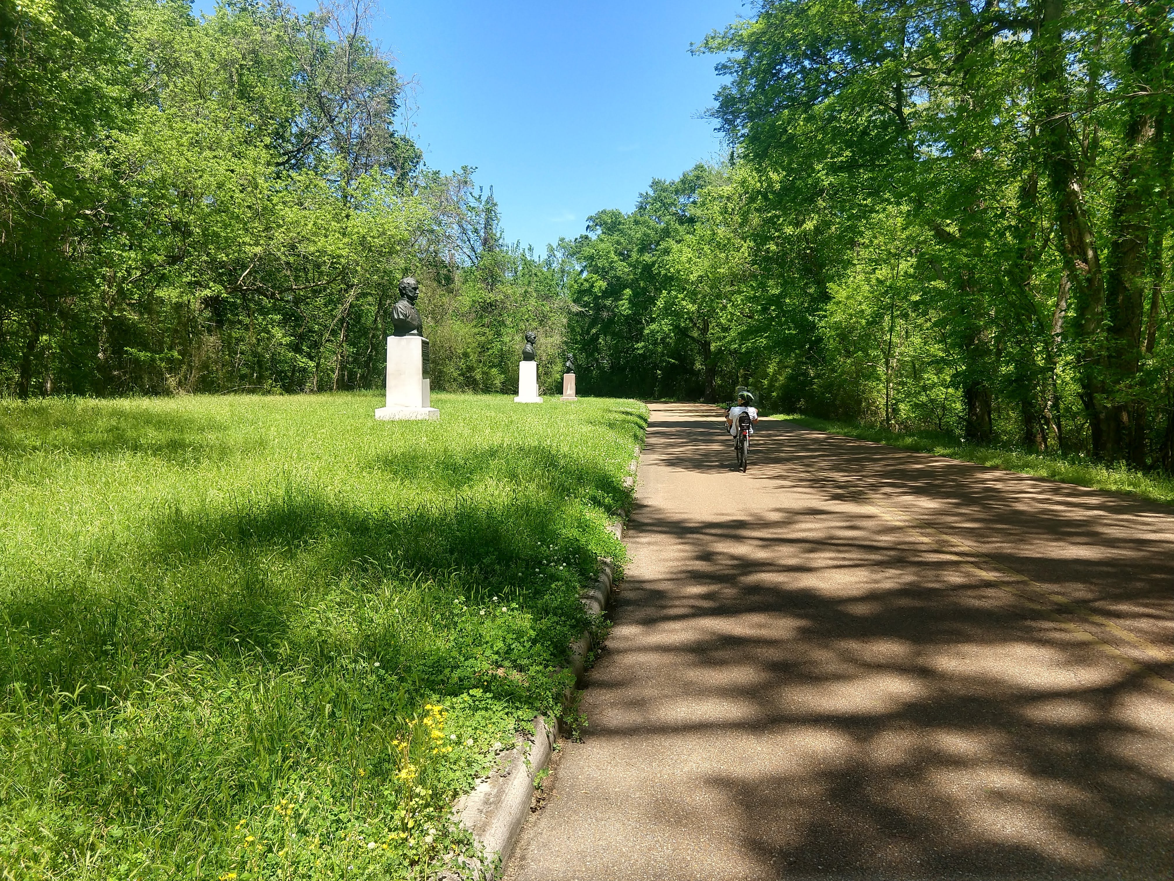 Cycling in Vicksburg National Military Park