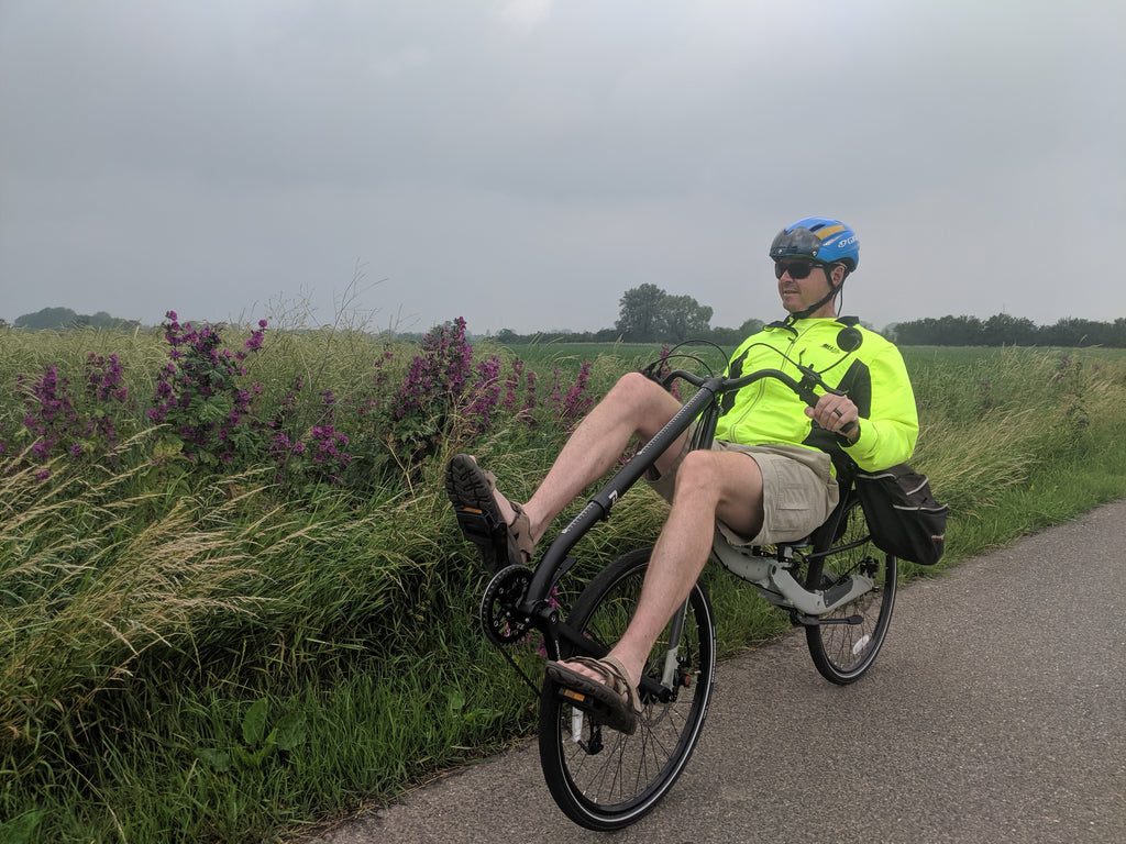 Bicycle touring on the Cruzbike Q45