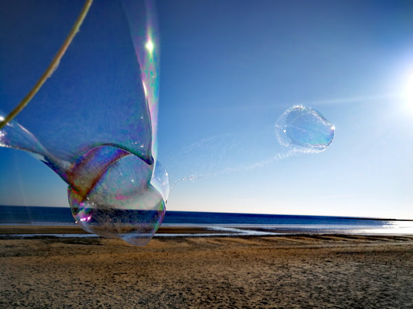 How to make Giant Bubbles in hot weather