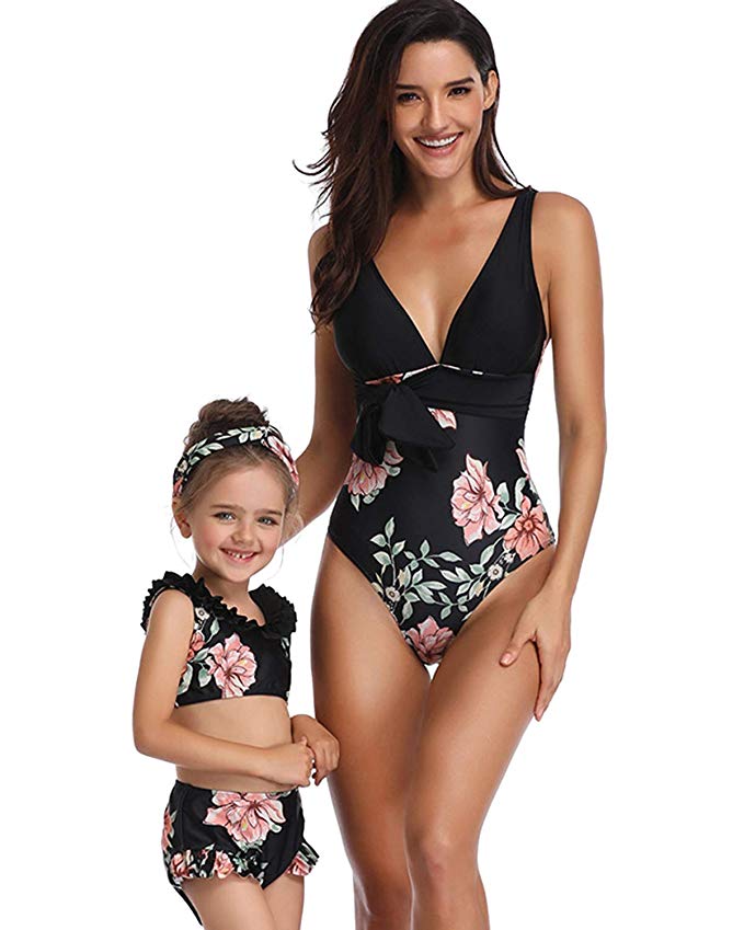 mother and daughter matching swimsuit