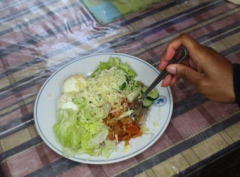 healthy food salad to take care of hair naturally