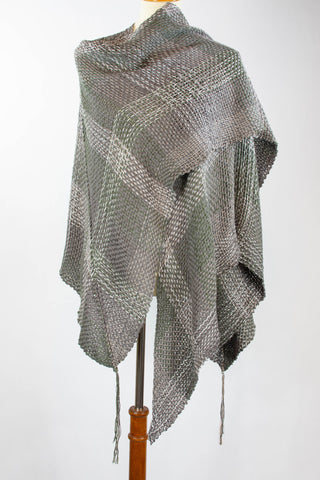 handwoven_textiles_wraps_natural fibers_cotton_handmade_women_Mexico_san miguel_grey
