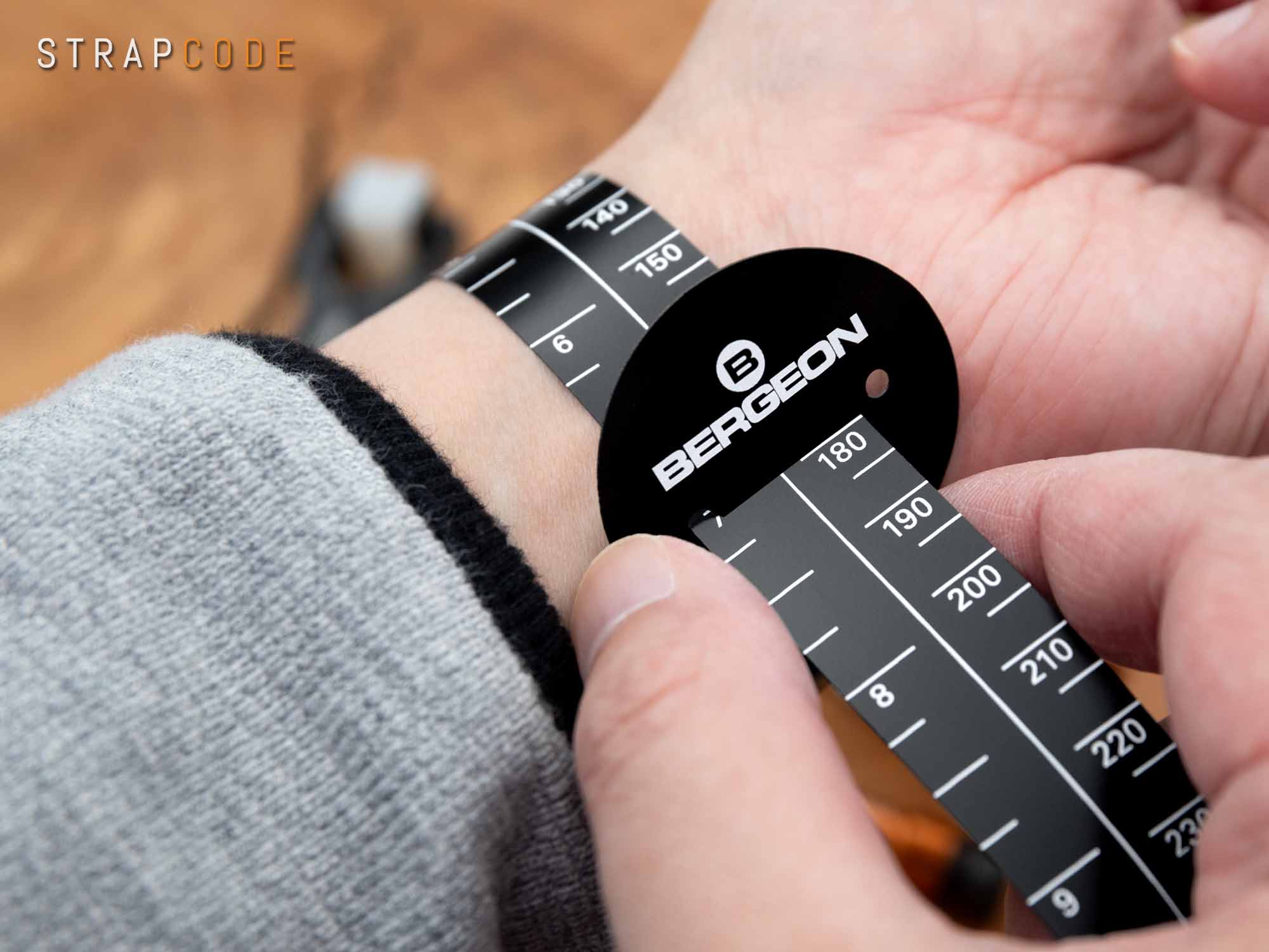 Strapcode wrist measure tool