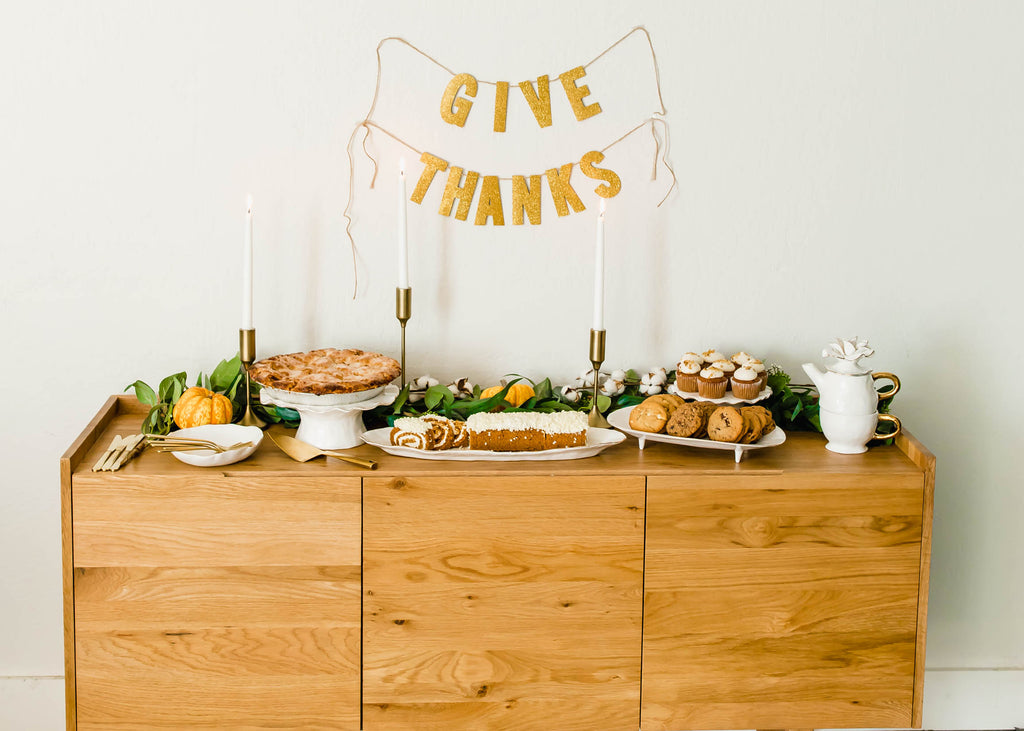 Magenta Thanksgiving Table