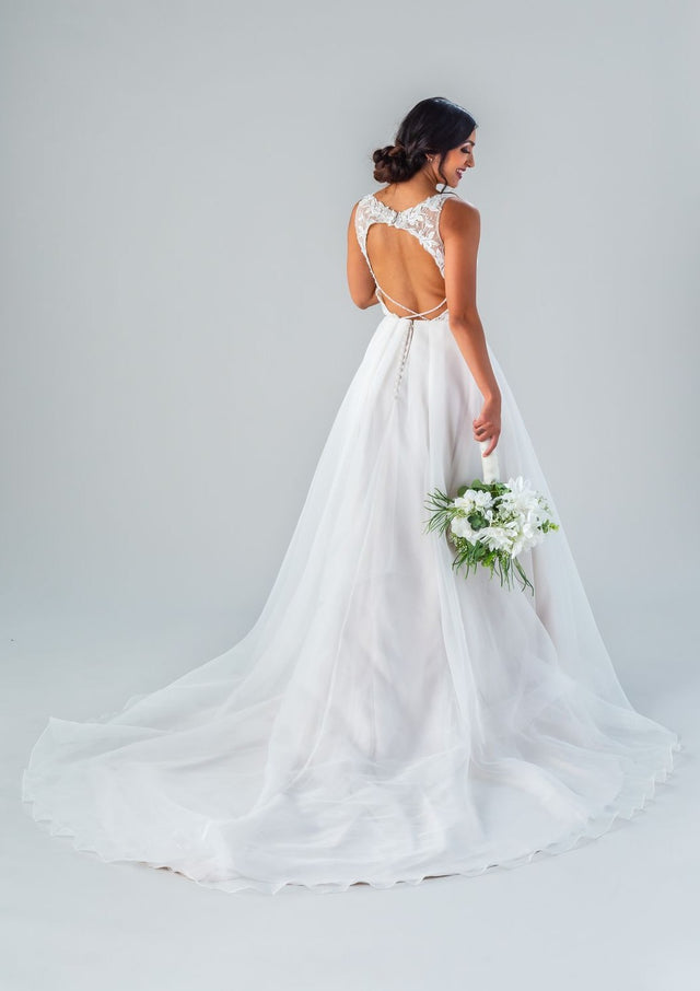 products/Chelsea-Kennedy-Blue-Wedding-Dress-B_2226fb4b-5ac6-48b0-a54b-33642840a0b8.jpg