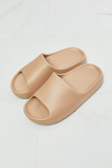 COZY NEUTRAL SANDALS [ONLINE EXCLUSIVE]