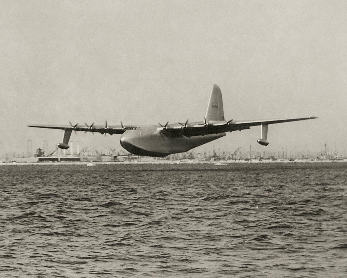 Bremont-H-4-Hercules-First-Flight