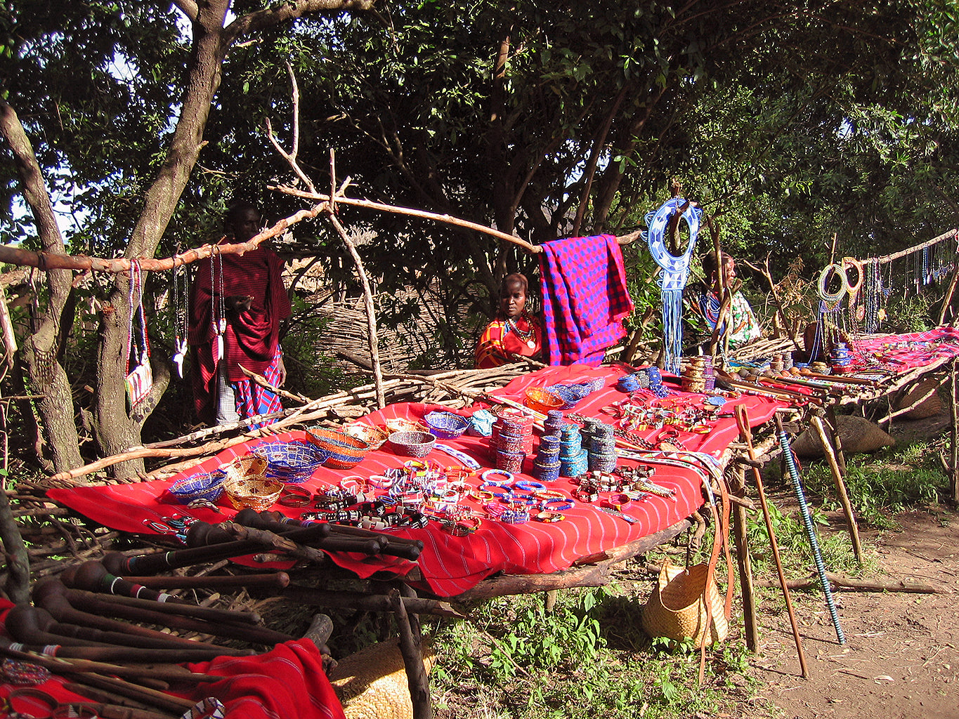 Safari Journal / Blog by Safari Fusion | Shopping bush style | Handmade trinkets and treasures of the Maasai people, Masai Mara Kenya | © Kellie Shearwood