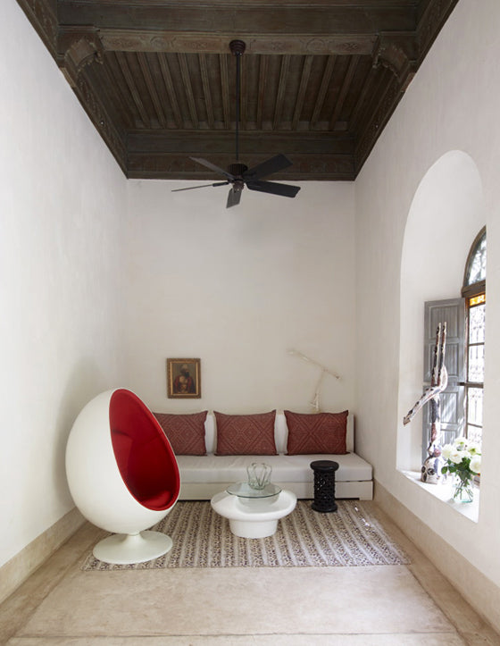 Safari Journal / Blog by Safari Fusion | Colour crush / red | Red egg chair, Riad Mena Marrakech, Morocco