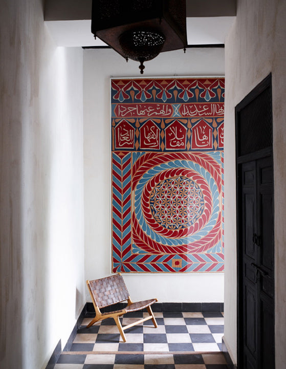 Safari Journal / Blog by Safari Fusion | Colour crush / red | Hallway artwork, Riad Mena Marrakech, Morocco