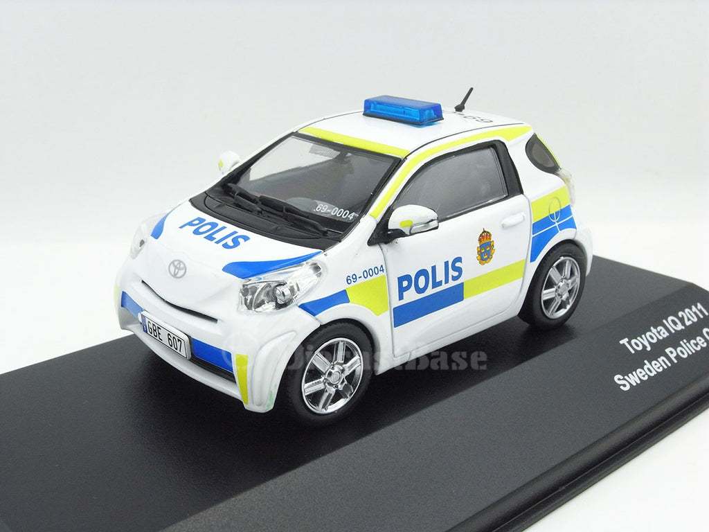 toyota iq diecast #3