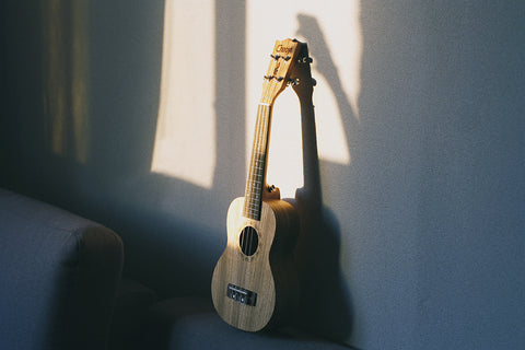 Ukulele im Sonnenlicht