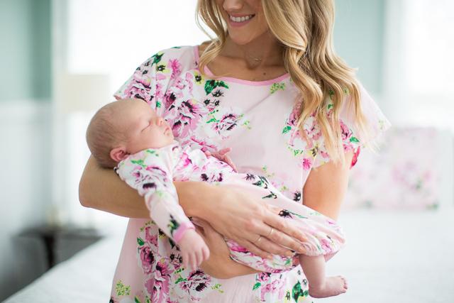 mother newborn matching outfits