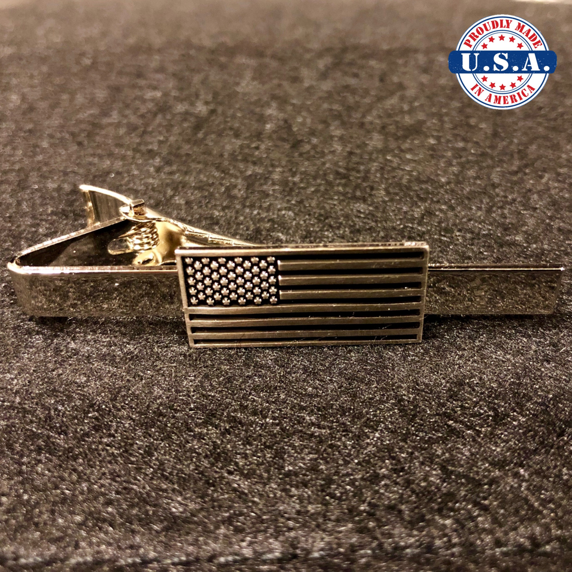 GRAPHICS & MORE Subdued American USA Flag Black White Military Tactical Round Tie Bar Clip Clasp Tack Silver Color Plated 